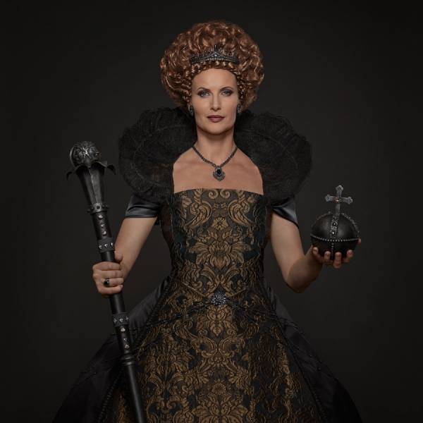 Photograph Felix Reed Chess Portraits Black Queen on One Eyeland